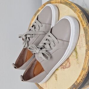 NWOT Lucky Brand Dansbey Sneaker for Women Size 8